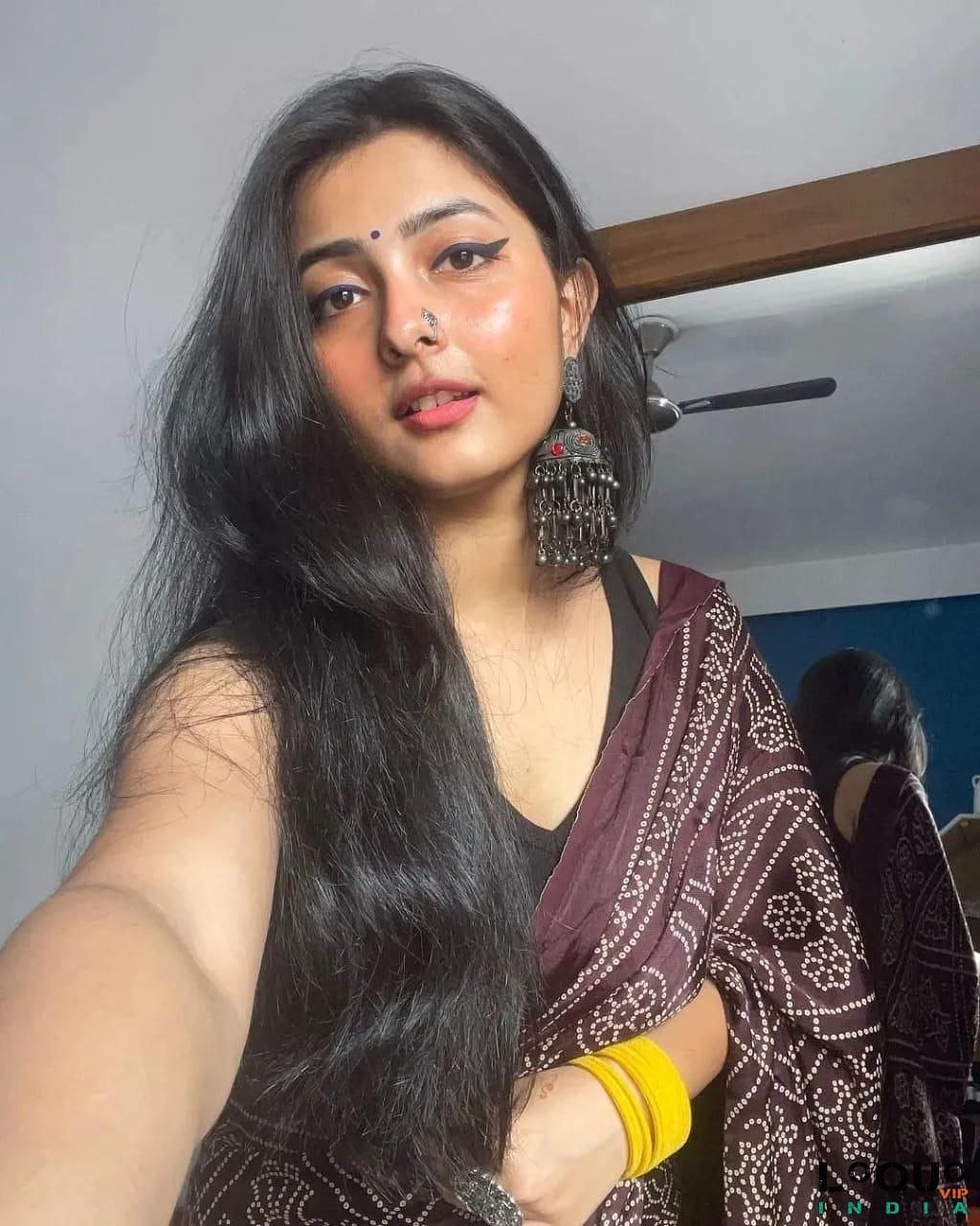 Noida call girls - Delhi escort incall and outcall